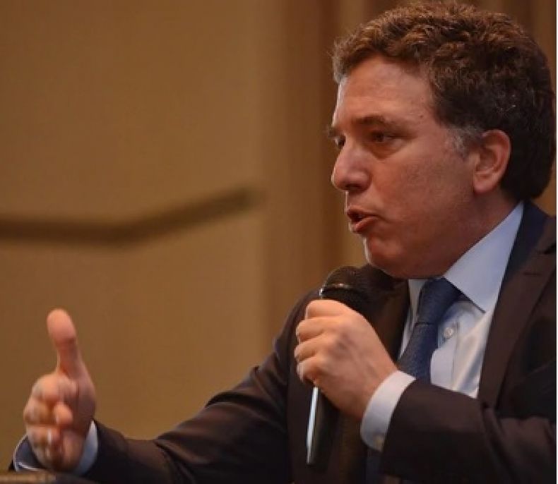 El Gobierno reconoce que la inflación "baja más lento" de lo esperado