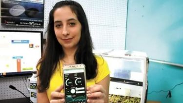 Creó un “mini invernáculo” remoto en casa para recibirse de técnica agropecuaria