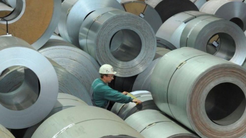 Trump coloca aranceles a importaciones de acero y aluminio