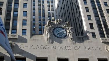 La soja subió más de US$ 10 y el trigo cayó en Chicago