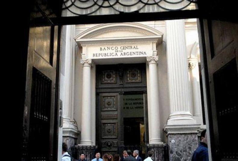 Por rebeldía, el Gobierno echó a dos directores del Banco Central