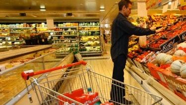 Precisan que una familia tipo necesitó $11.385 en septiembre para no ser pobre