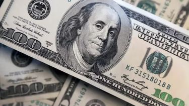 El dólar blue sube $430 en lo que va de 2024.