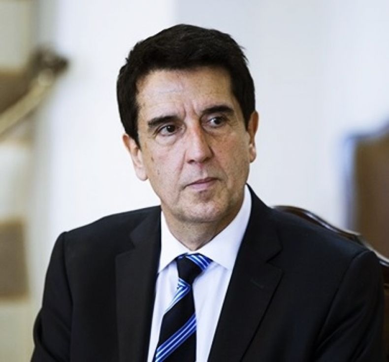 "No se puede continuar con este déficit fiscal"