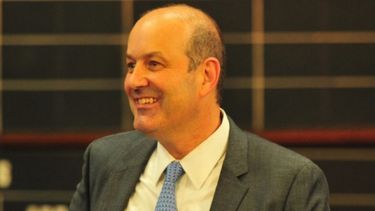 Sturzenegger da consejos a empresarios rurales para protegerse de la volatilidad