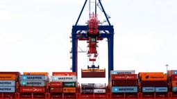 Se redujo el déficit comercial de EE.UU. por un avance en las exportaciones