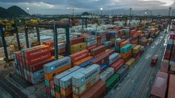 El movimiento en los puertos del país vecino.