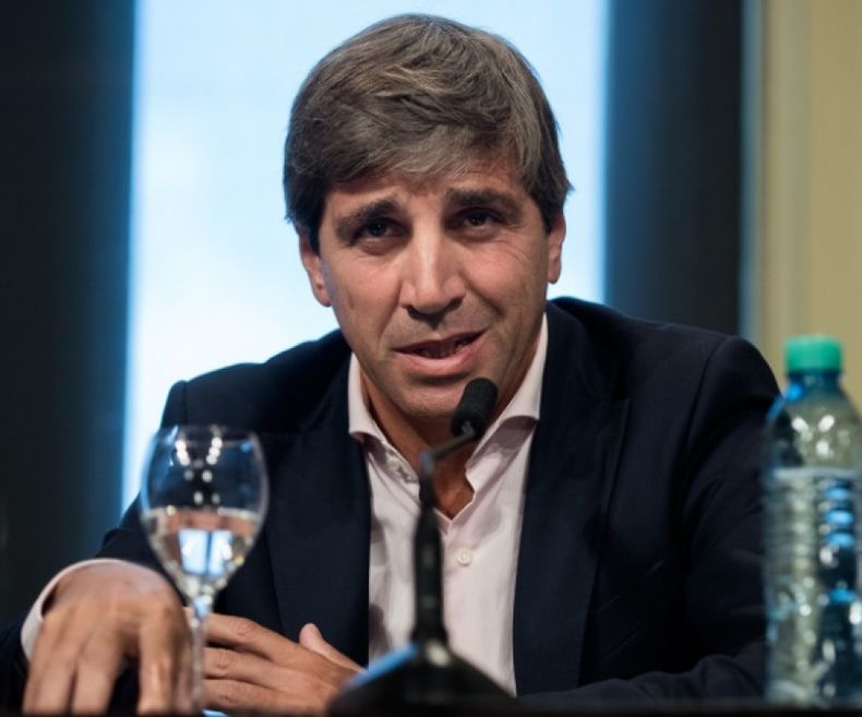 El Gobierno estudia endeudarse en el mercado local