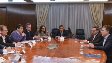 Dujovne se reunió con economistas en nuevo ronda de diálogo