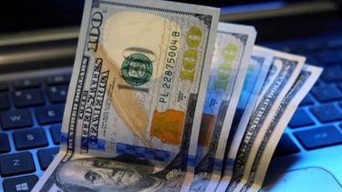 El dólar blue sube $225 en lo que va de 2024.
