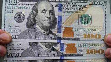 El dólar blue cerró en los 1.565 pesos para la venta.