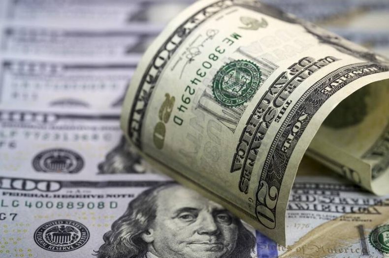 El dólar blue cerró en los $1.425 para la venta.