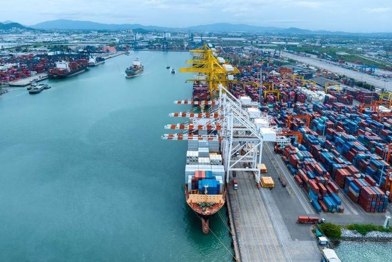 El flujo del comercio internacional entre los países más importantes del mundo.
