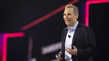El anuncio de Andy Jassy sobre la aplicación de IA Generativa en Amazon.