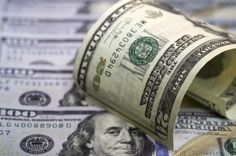 El dólar blue cerró en los 1.440 pesos para la venta.