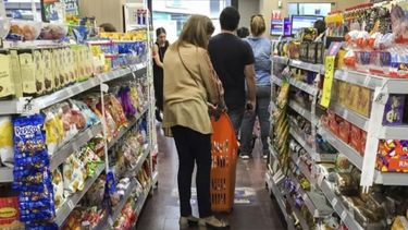 La crisis del consumo golpea más fuerte en la clase media y los pobres
