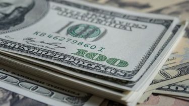 El dólar blue sube $380 en lo que va de 2024.