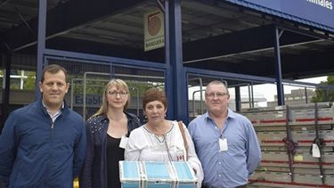 Realizan el primer embarque de material vivo certificado de abejas reinas a Francia