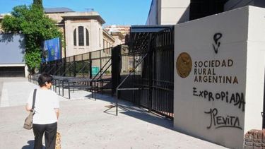 La Justicia consideró a la Sociedad Rural como "propietaria" del predio de Palermo