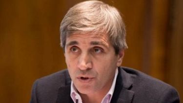 Luis Caputo viaja a Washington para participar de la asamblea del FMI y el BM
