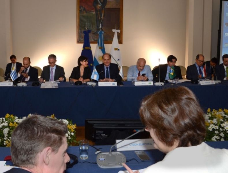 Discusión sobre "carnes y etanol" traba la concreción del acuerdo UE-Mercosur