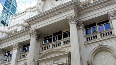 El BCRA mantuvo la tasa de política monetaria en 27,25%