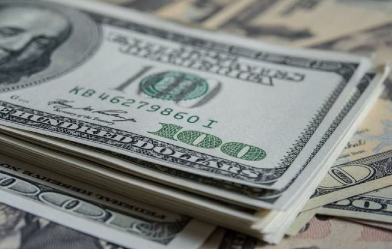El dólar blue sube $380 en lo que va de 2024.