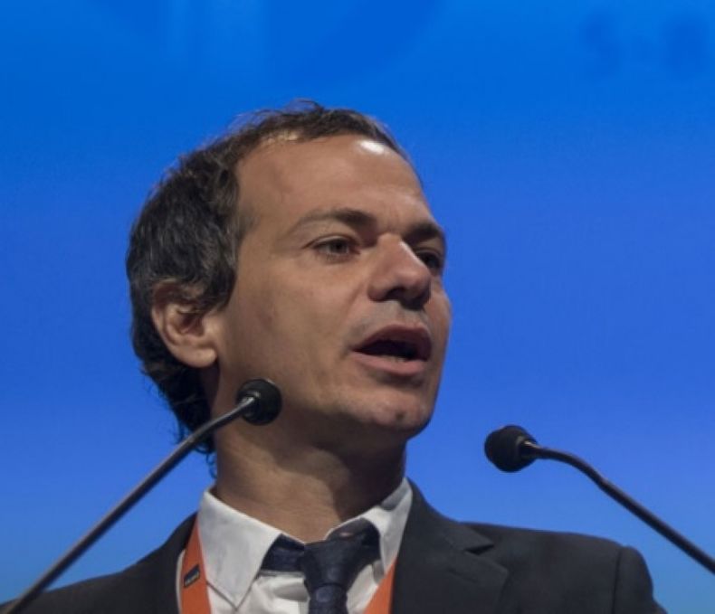 Llach anticipa que desaparecerán las tarjetas de crédito