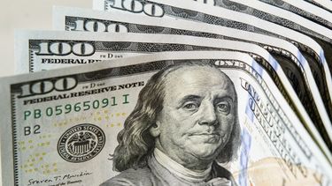 El dólar blue sube $365 en lo que va de 2024.