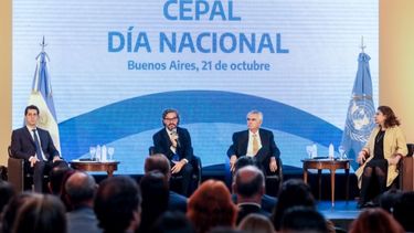 Cafiero instó a los países latinoamericanos a agregar valor productivo