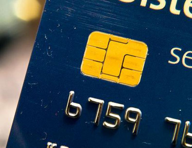 Empresarios uruguayos instan a los argentinos para buscar tarjetas de crédito en ese país