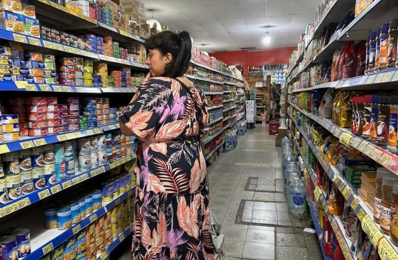 Los precios que se encuentran en las góndolas de los supermercados.
