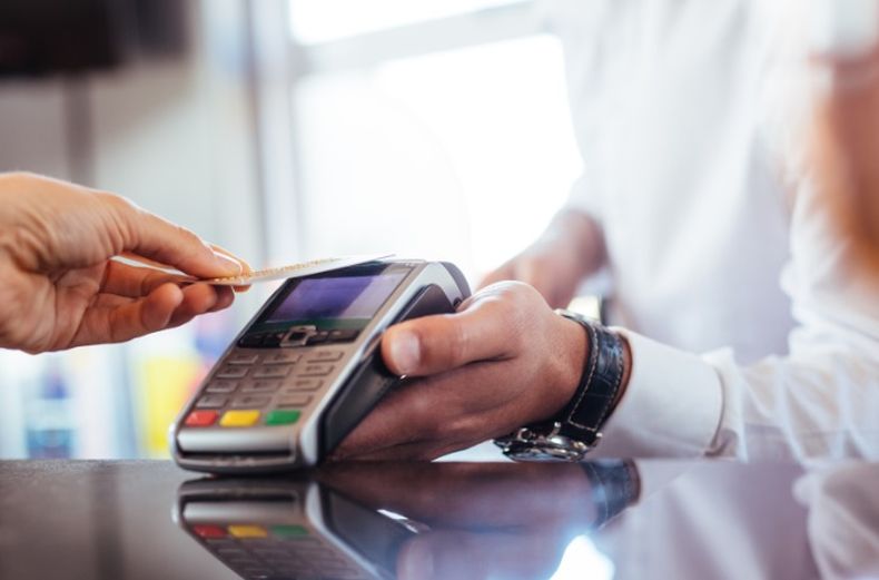 Quienes tengan consumos en moneda extranjera no tendrán que pagar un dólar a $1.321 más 155% de impuestos.