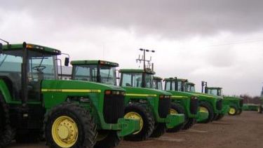 Anuncian que continúa la caída en venta de maquinaria agrícola