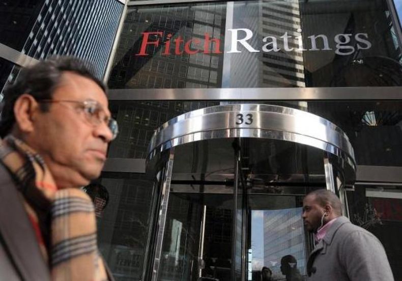 Fitch colocó la deuda de EE.UU. en perspectiva negativa