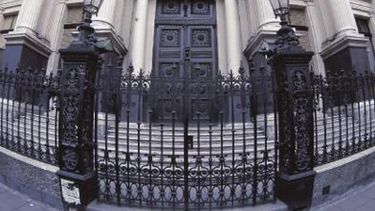 BCRA se hace de más dólares pertenecientes a bancos que operan en el país
