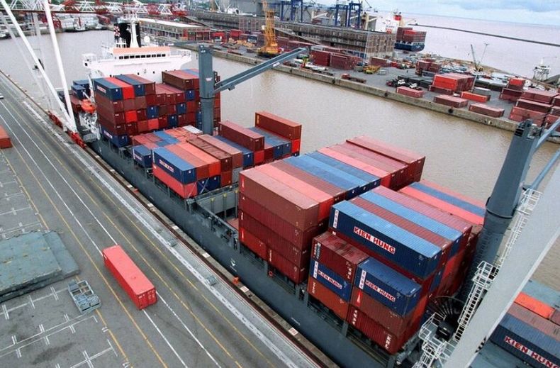 El flujo de mercaderías en los puertos del país.