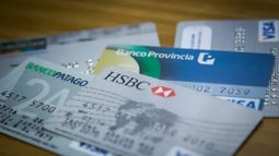 Las entidades financieras serán obligadas a comunicar los incrementos de sus servicios con 60 días de antelación.