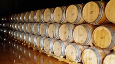 La producción mundial de vino sube un 2% en 2015