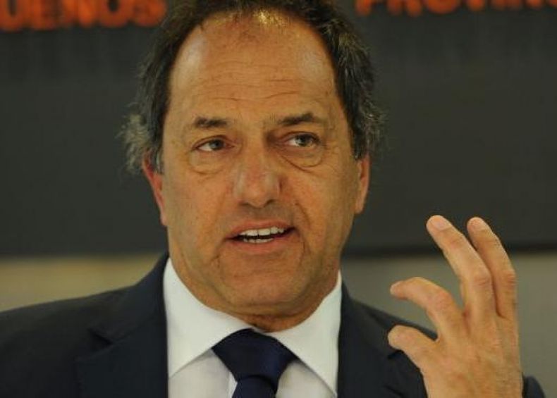 De llegar a la Presidencia, "no habrá ningún problema con los dólares"