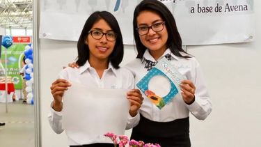 Bioplástico elaborado con cereales su usa para conservar los alimentos