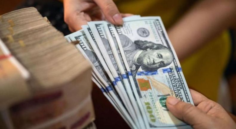 El dólar blue cerró en los 1.525 pesos para la venta.