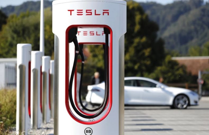 Los cargadores de Tesla para sus vehículos eléctricos.