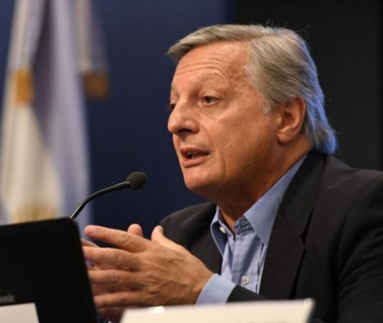 Aranguren requirió a las petroleras congelar los precios de las naftas