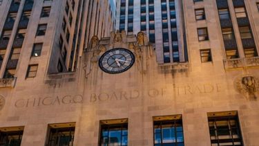 La soja y el maíz retrocedieron posiciones en Chicago