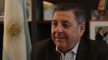 De Angeli: "Pelearse con el sector que aporta riqueza al país es una locura"