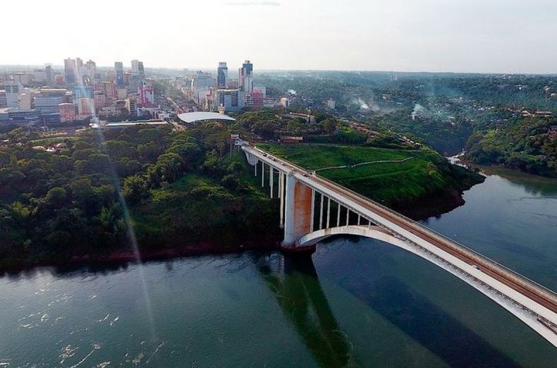 Paraguay y Brasil reabren sus tres fronteras motoras de intercambio comercial