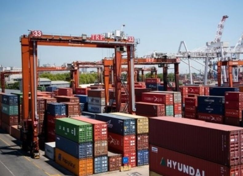 Se duplicó el superávit de la balanza comercial