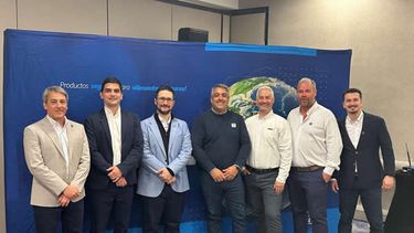 Los protagonistas del encuentro.