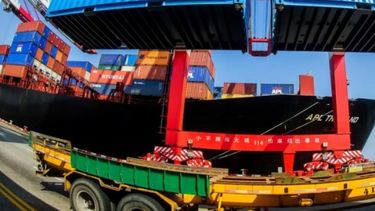 El déficit comercial sigue en alza pese a la devaluación